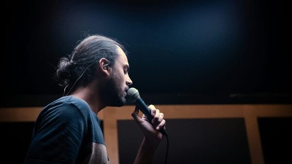 オンラインボイトレで高音は改善できる？喉が締まる人が見直すべきポイント